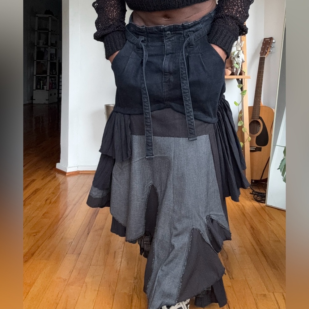 Asymmetrical ruffled teired skirt - Picture 16 of 16